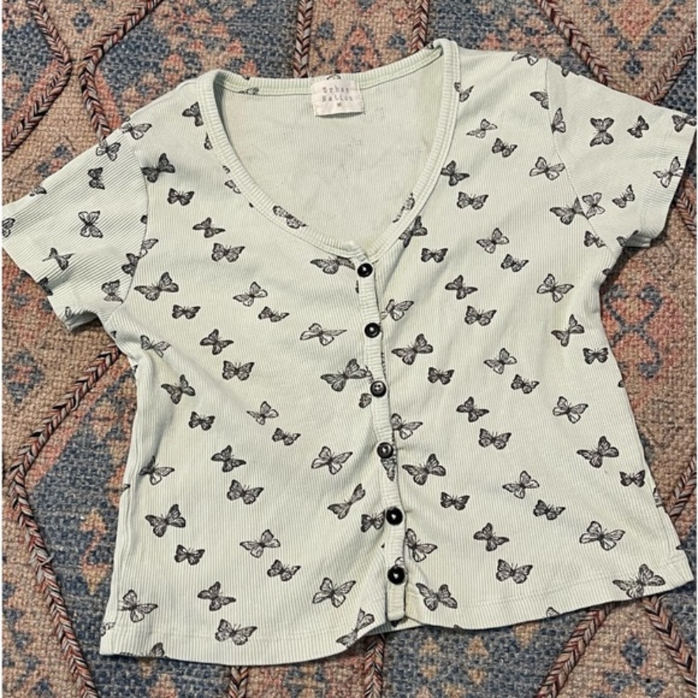 Butterfly button up shirt - Picture 1 of 4